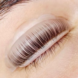 Clari Cejas y Salon