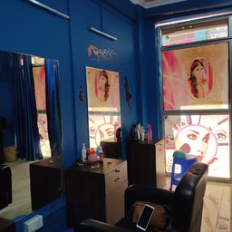 The Mirror Beauty Salon