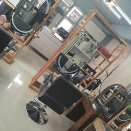 COLOUR BOXE SALON