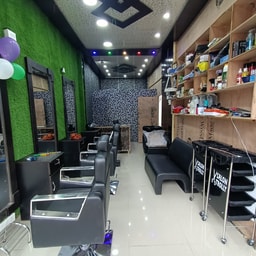 Aarav Unisex Salon & Makeup Studio