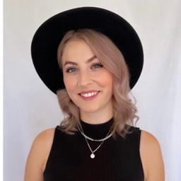 Scherenkunst // Hair & Make-up Artist by Melanie