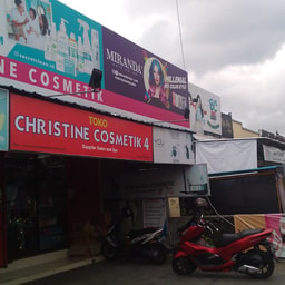 Christine Cosmetic 4