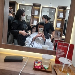 Day In Beauty Salon Sibanggede