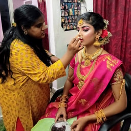 Feather Touch Beauty Parlour & Designer's