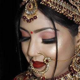 Mahi Makeovers and Hair Salon