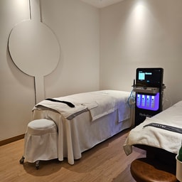Yanzi cosmetic clinic