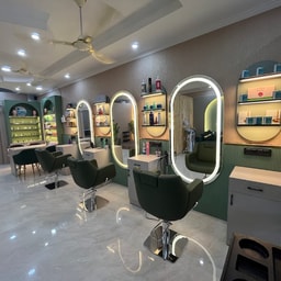 BELLA THE BEAUTY LOUNGE