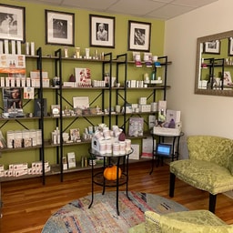 Joni’s Skincare Boutique