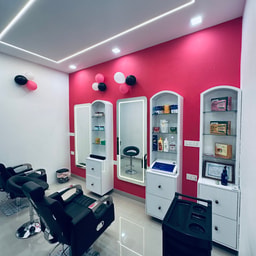 Isha Beauty Parlour
