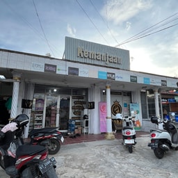 Toko Kosmetik Kemanjaan