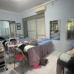 Rosalia Salon