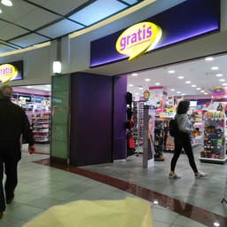 GRATIS