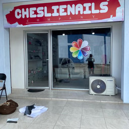 CheslieNails Company