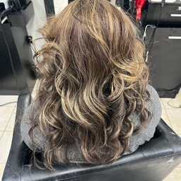 Ale's Salon & Spa