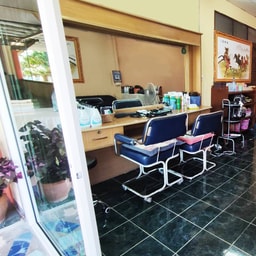 Butsaya Salon