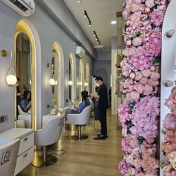 V Beautee Salon PIK
