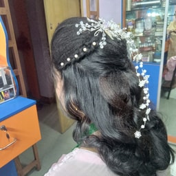 Old Star Beauty Parlor
