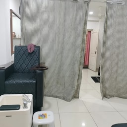 SS Makeup & Beauty Parlour
