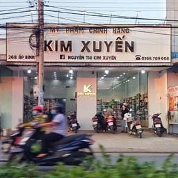 My Pham Kim Xuyen Duc Hoa