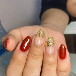Mia de Leon beauty studio