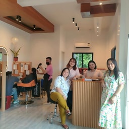Happycomb Barbershop, Salon & Spa