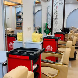 Farida's Makeover Salon