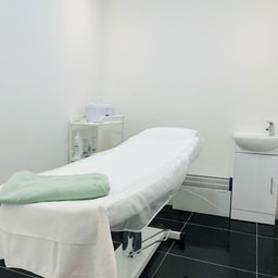 Lux & Glow Beauty Salon