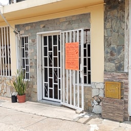 King Makeup Art Studio