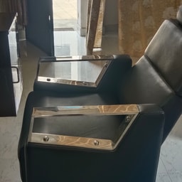 Diamond Girls Beauty Salon And Makeup Studio