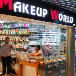 Makeup World