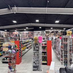 Stepping up Beauty Supply Hair & Clothing