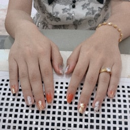 Ms. Bee Beauty Salon