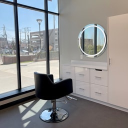 7 Salon Suites