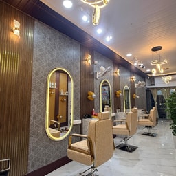 Glow'Up Beauty Salon & Academy