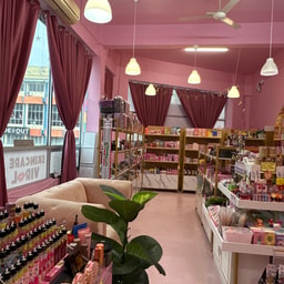 Kosmetik Zaza Makeup House
