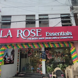 La Rose Essentials