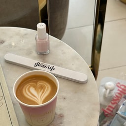 Gloss Up Beauty Lounge