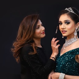 Pari's Makeover Studio & Academy