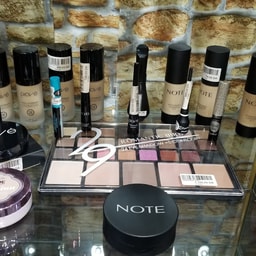 Queens Makeup