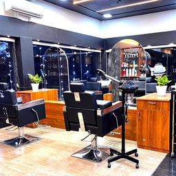 OX Family Beauty Parlour