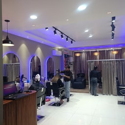 THE RED HAIR FAMILY SALON