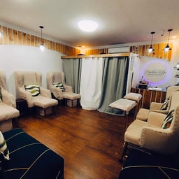 FreshenUP Beauty Lounge