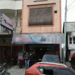 Istana Cosmetik & Parfum
