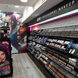 NYX Professional Makeup Omonoia