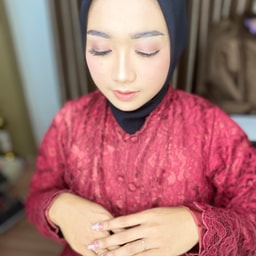 Helna Makeup