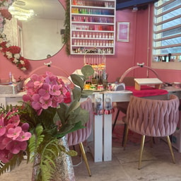 CR Beauty Studio