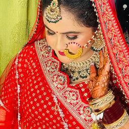 Neeraj Beauty Salon
