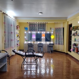 Alphen Beauty And Makeup Lounge