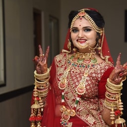 Vaibhav Beauty Parlour & Makeup Studio