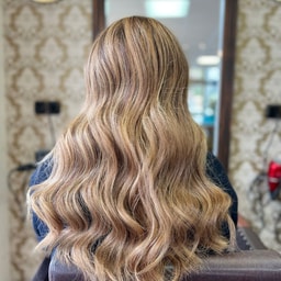 Studio Bel-Hair Make-Up